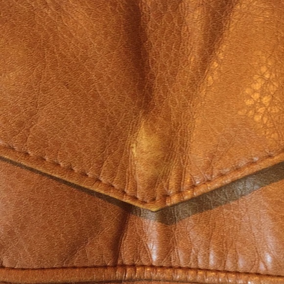 Camel ecoté PU leather clutch - Picture 6 of 6